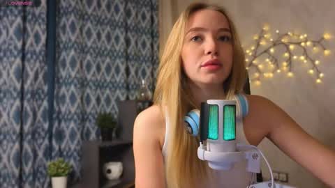 Elina online show from 2, 12, 2025