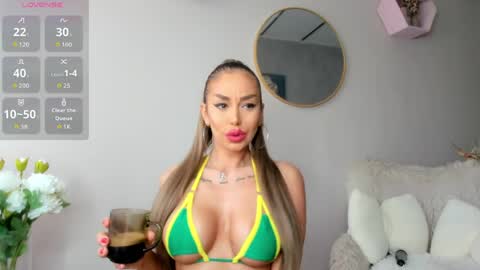 Snapshot of elinamoon_ chatting on 7, 5, 2026 Elina online show from 7, 5, 2026