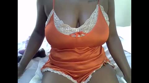 Snapshot of elisa044 chatting on 2, 3, 2025 lisathegoddess online show from 2, 3, 2025