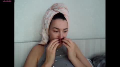 elisa_dove208 online show from 16, 12, 2025