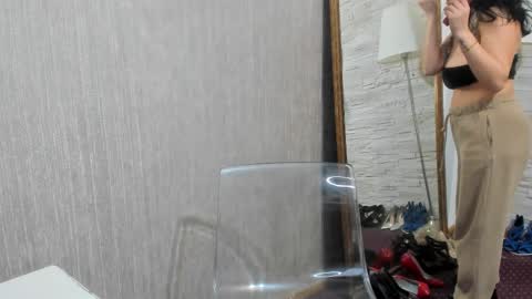 Snapshot of elisabaxter chatting on 25, 2, 2025 Maria online show from 25, 2, 2025
