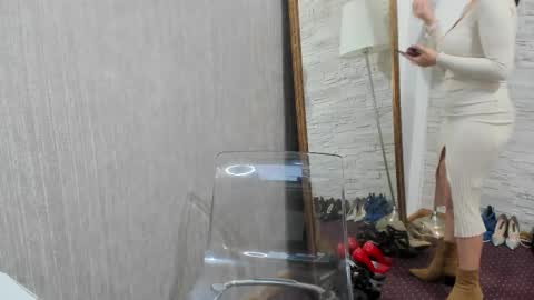 Snapshot of elisabaxter chatting on 12, 3, 2025 Maria online show from 12, 3, 2025