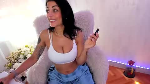Snapshot of elisabaxter chatting on 17, 6, 2026 Maria online show from 17, 6, 2026