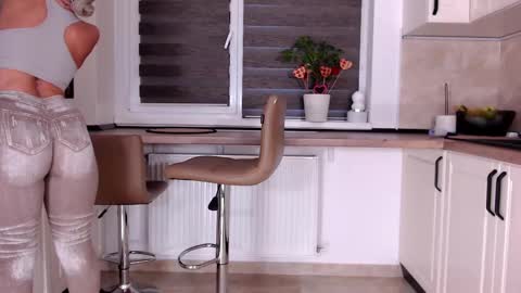 elisabeth_jason online show from 2, 3, 2025