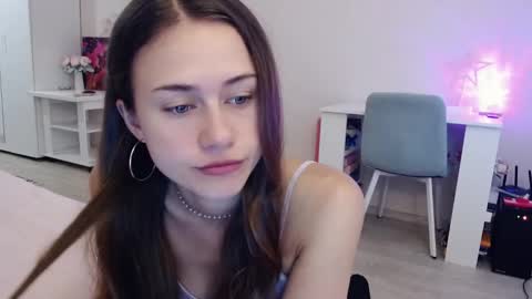 Snapshot of eliscuteblonde chatting on 11, 9, 2025 Elis online show from 11, 9, 2025