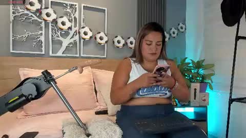 Elise Play Boobs online show from 1, 7, 2026
