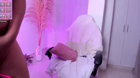 Elissa online show from 6, 10, 2025