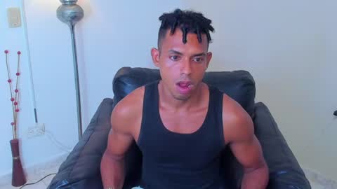 Snapshot of elite__models chatting on 29, 6, 2026 Valentino Konny y Jhon online show from 29, 6, 2026