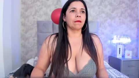 Snapshot of elizabeth_colleman chatting on 3, 3, 2025 Elizabeth online show from 3, 3, 2025