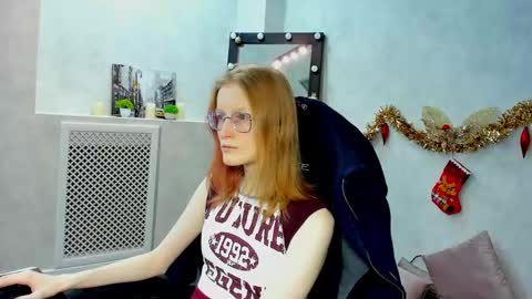 Snapshot of elizabeth_harpper chatting on 4, 1, 2025 Elizabeth online show from 4, 1, 2025