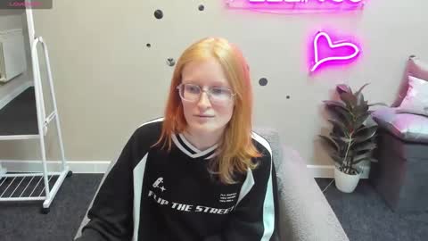 Snapshot of elizabeth_harpper chatting on 17, 1, 2025 Elizabeth online show from 17, 1, 2025