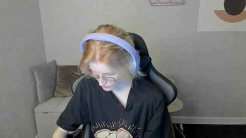 Snapshot of elizabeth_harpper chatting on 17, 9, 2025 Elizabeth online show from 17, 9, 2025