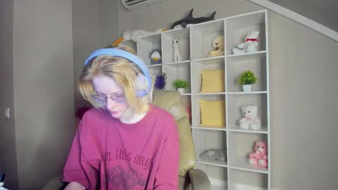 Elizabeth online show from 1, 11, 2025