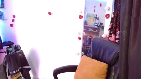 Elizabeth Martinez online show from 27, 2, 2025