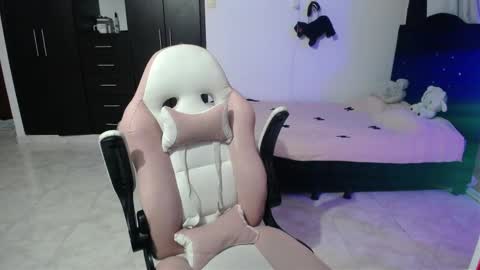  Elizabeth  online show from 17, 10, 2025