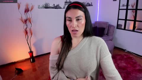 Snapshot of elizabeth_taylor_b chatting on 23, 12, 2024 Elizabeth online show from 23, 12, 2024