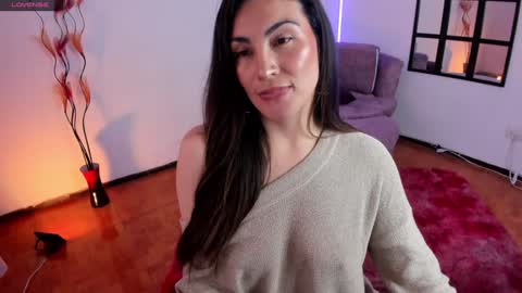 Snapshot of elizabeth_taylor_b chatting on 8, 1, 2025 Elizabeth online show from 8, 1, 2025