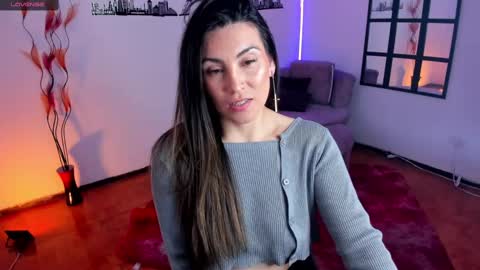 Snapshot of elizabeth_taylor_b chatting on 25, 2, 2025 Elizabeth online show from 25, 2, 2025