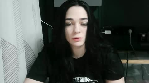 elizabeth_xi online show from 8, 10, 2025