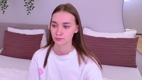 Snapshot of elizabethcash chatting on 1, 3, 2025 Elizabeth online show from 1, 3, 2025