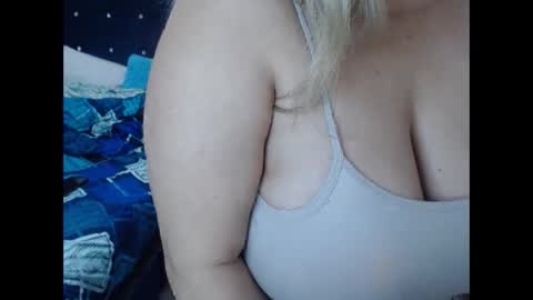 Snapshot of elizabethtaylor1 chatting on 16, 11, 2025 Elizabeth online show from 16, 11, 2025