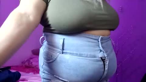 Snapshot of elizabethtaylor1 chatting on 24, 11, 2025 Elizabeth online show from 24, 11, 2025