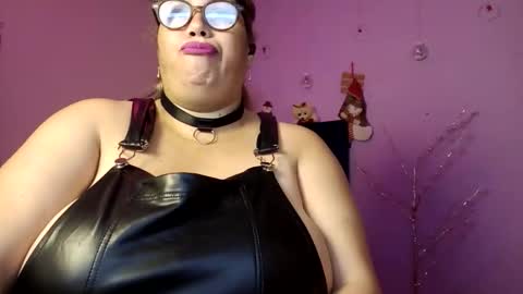 Snapshot of elizabethtaylor1 chatting on 27, 11, 2025 Elizabeth online show from 27, 11, 2025