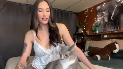 Snapshot of ella2sweet chatting on 28, 4, 2026 Ella online show from 28, 4, 2026