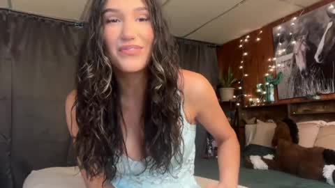 Snapshot of ella2sweet chatting on 12, 5, 2026 Ella online show from 12, 5, 2026