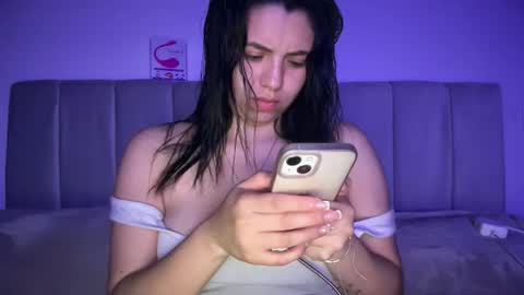 Snapshot of ella_aq chatting on 28, 10, 2025 Ella online show from 28, 10, 2025