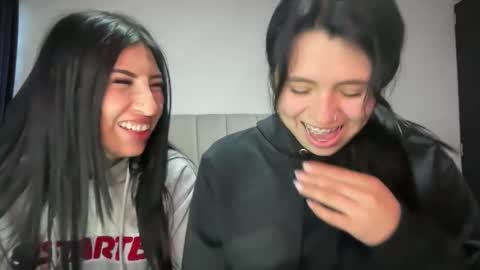 Snapshot of ella_aq chatting on 12, 11, 2025 Ella online show from 12, 11, 2025