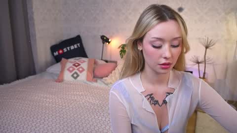 Snapshot of ella_knockers_xl chatting on 19, 12, 2024 Ella NEXT STREAM 21 november online show from 19, 12, 2024
