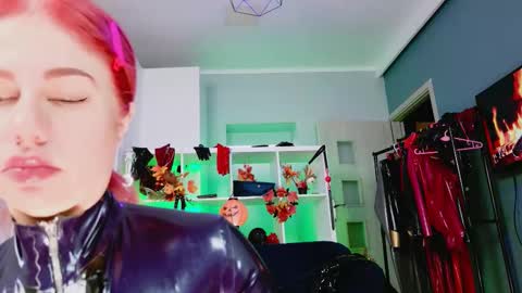 ella_kross online show from 9, 10, 2025