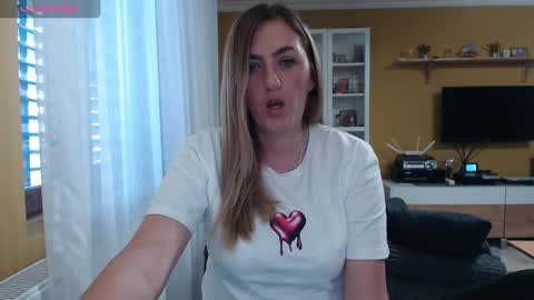 Snapshot of ella_max_live chatting on 9, 10, 2025 Ella Max online show from 9, 10, 2025
