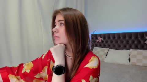 Ella Mayers online show from 4, 2, 2025