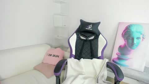 Ella online show from 5, 3, 2026