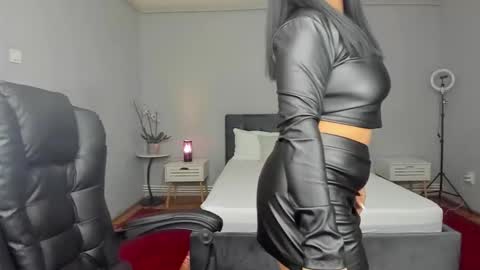 Ella online show from 3, 11, 2025