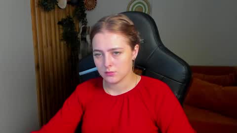 Snapshot of ellabells chatting on 2, 4, 2026 EllaBells online show from 2, 4, 2026