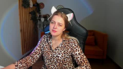 Snapshot of ellabells chatting on 6, 4, 2026 EllaBells online show from 6, 4, 2026