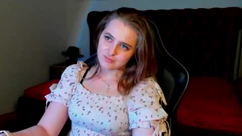 Snapshot of ellabells chatting on 30, 4, 2026 EllaBells online show from 30, 4, 2026