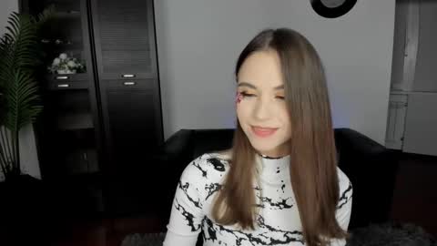 ellacurtis online show from 5, 10, 2025