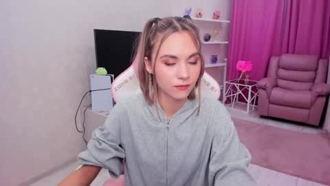 Snapshot of ellacurtis chatting on 30, 4, 2026 ellacurtis online show from 30, 4, 2026