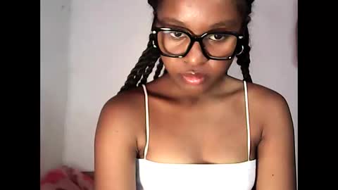 ellah245 online show from 3, 3, 2026