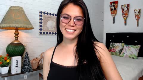 Snapshot of ellahollywood1818 chatting on 30, 12, 2024 CINDERELLA online show from 30, 12, 2024