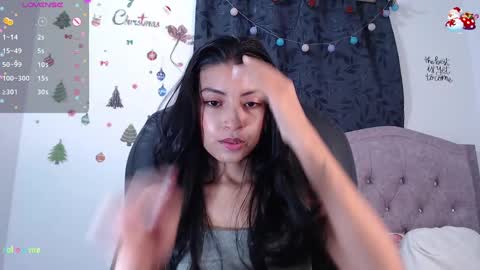 Snapshot of ellajonz chatting on 10, 12, 2024 Ella Amoneth online show from 10, 12, 2024