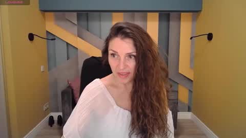 EllaLongs online show from 18, 1, 2025