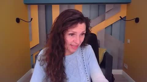 Snapshot of ellalongs chatting on 5, 5, 2026 EllaLongs online show from 5, 5, 2026