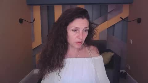 Snapshot of ellalongs chatting on 9, 6, 2026 EllaLongs online show from 9, 6, 2026