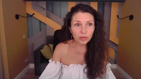 Snapshot of ellalongs chatting on 23, 6, 2026 EllaLongs online show from 23, 6, 2026