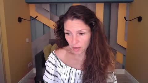 Snapshot of ellalongs chatting on 1, 7, 2026 EllaLongs online show from 1, 7, 2026